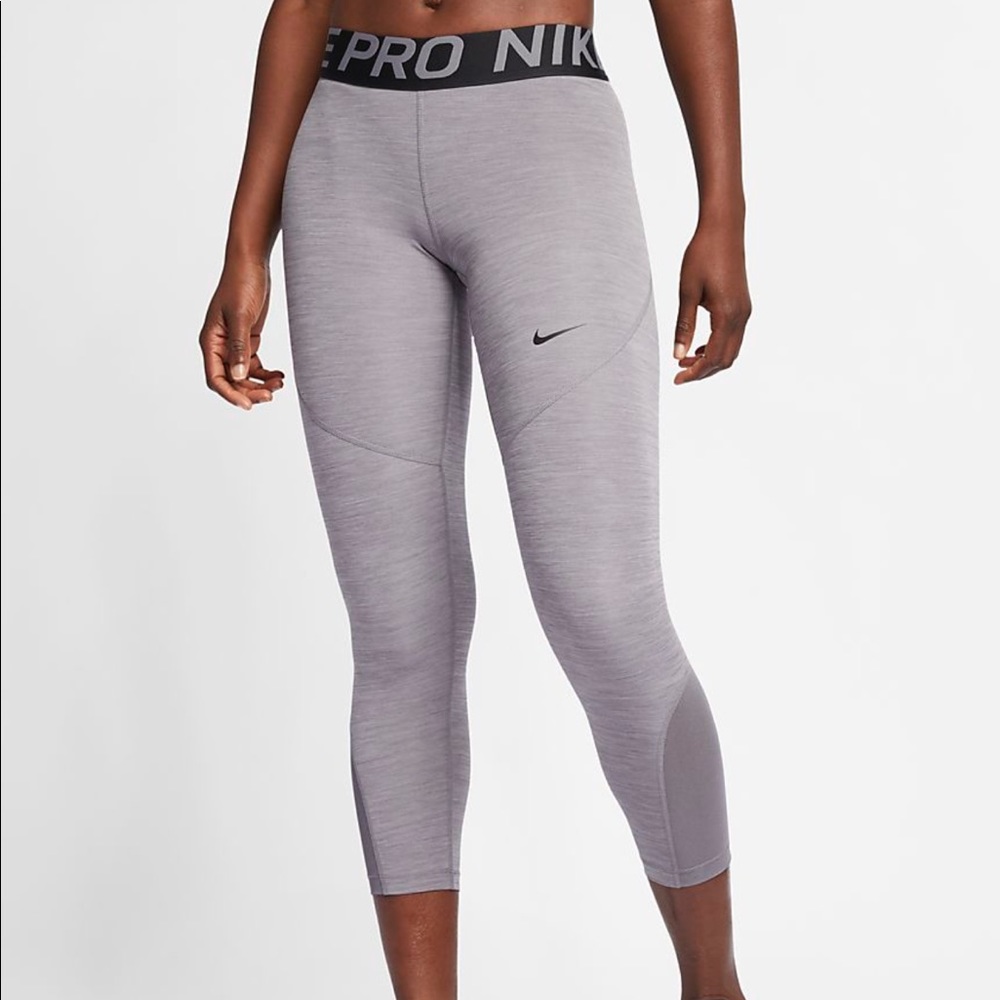 NWT Nike Pro Crops!